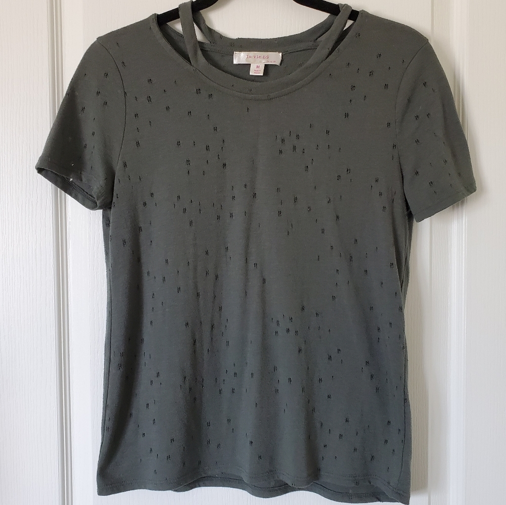 🍍LA VIE 89 Olive Green distressed t-shirt sz. M